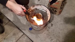 Как сделать печь для плавки алюминия из пустых пивных банок? Взрывы и трудности