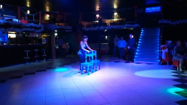 Эквилибр на стульях. Артисты цирка. Пермь