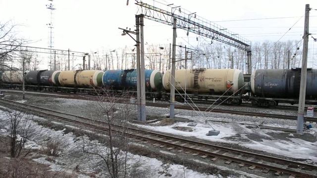 ВЛ80Т с грузовым, станция Котельнич-I смотреть онлайн