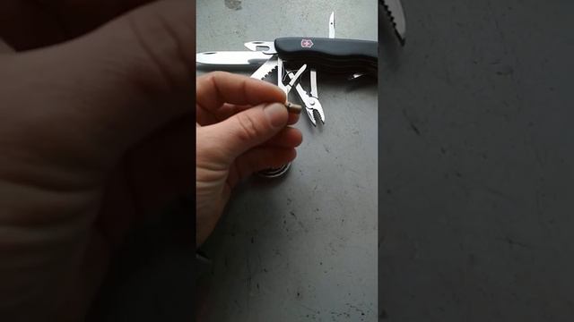 Нож Викторинокс Геркулес на работе смотреть онлайн