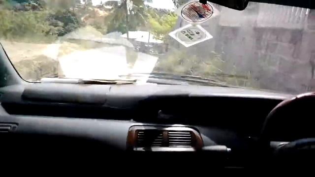 Young boy driving Toyota Noah смотреть онлайн