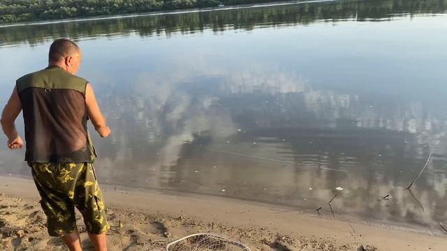 Рыбалка на закидушки с макухой на Ахтубе. Сазан. Июль 2020. смотреть онлайн