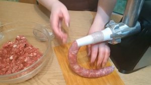 ГОЛОДНЫМ НЕ СМОТРЕТЬ! Домашняя колбаса в духовке из свинины, классический рецепт в кишке