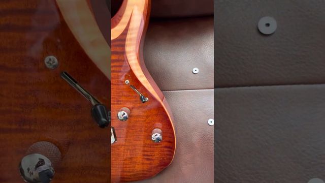 Cort X700 Duality, para colocarle straplocks смотреть онлайн