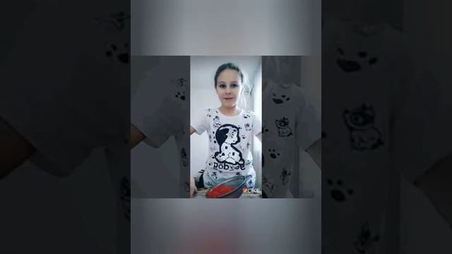 АНГЕЛЯСЯ!!! Девочка из likee! Ей 10-11 лет! Куда только смотрят её родители!! смотреть онлайн