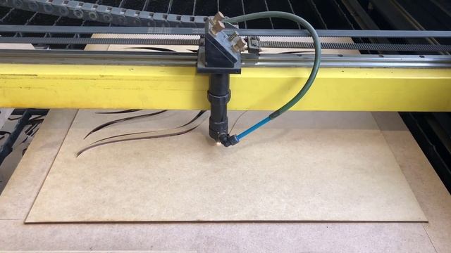 Лазерная резка ДВП (древесно-волокнистая плита) для декорации шумоизоляции смотреть онлайн