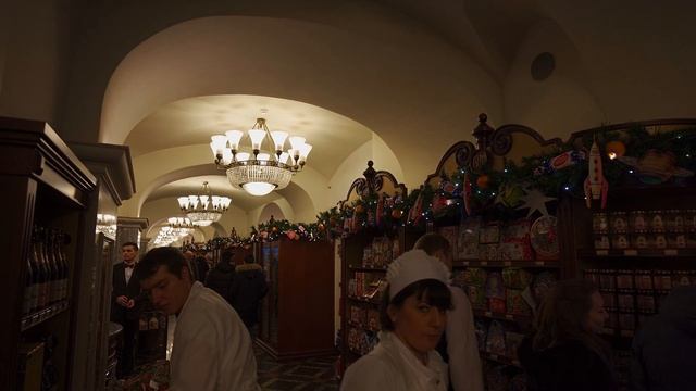 Walking on New Year RED SQUARE and GUM shop Прогулка по новогодней Москве Красная Площадь 2020 смотреть онлайн