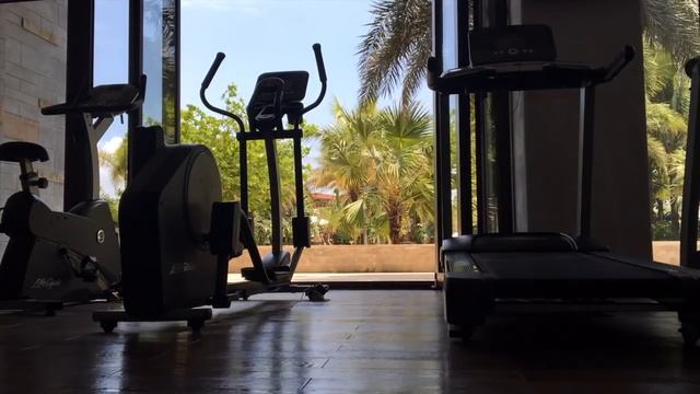 ЮЖНЫЙ КИТАЙ, остров ХАЙНАНЬ. Санья, достопримечательности и экскурсии. Отель Aloha Ocean Front Suit смотреть онлайн