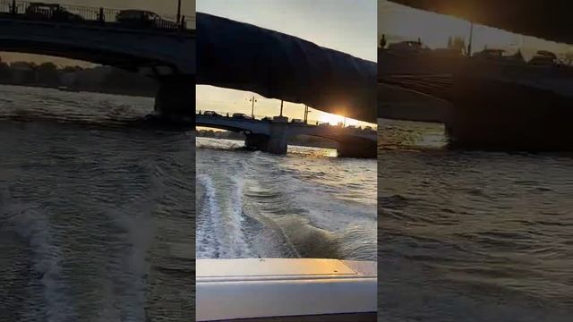 Прогулки на катере в СПб смотреть онлайн