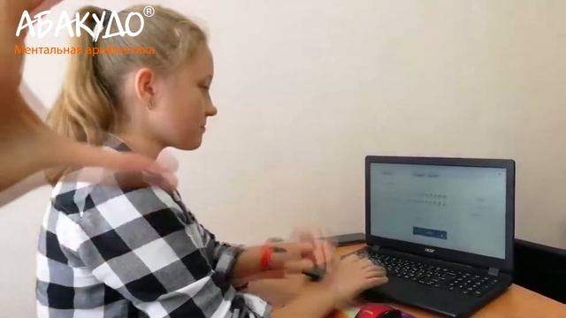 Лиза 16 лет Брат 0,3 сек + стих смотреть онлайн