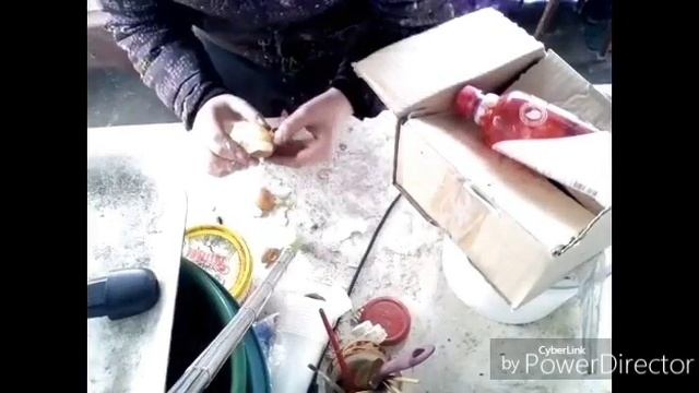 Как сварить яйцо в картоном стакане? смотреть онлайн