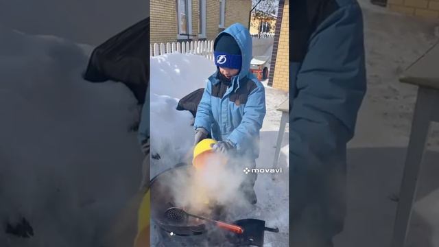 Плов в казане на костре