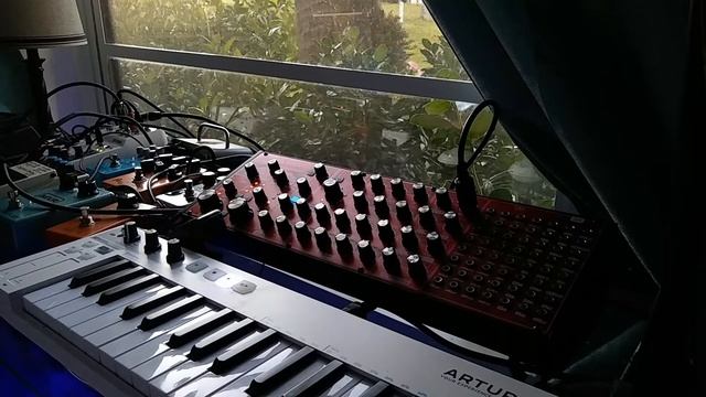 "Shimmertronics" Behringer Neutron improvisational jam | Boss DD8 in stereo shimmer mode смотреть онлайн
