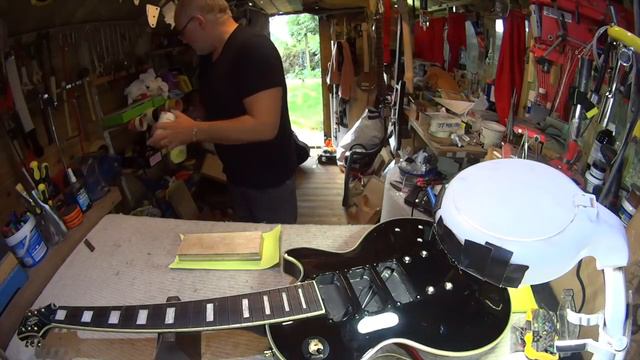 Epiphone Black Beauty refurb and upgrades Part 1 смотреть онлайн