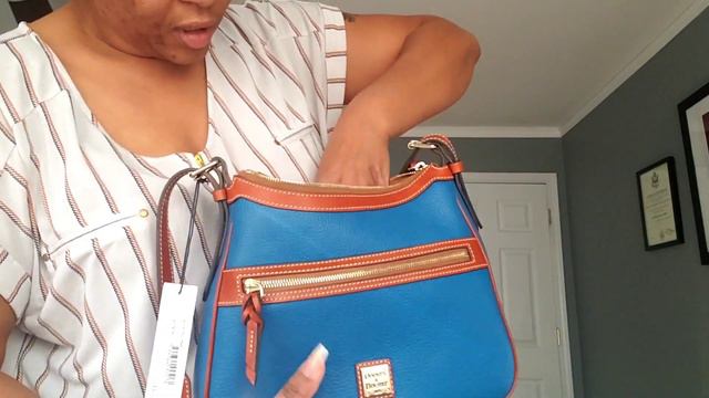 Dooney and Bourke unboxing and comparison смотреть онлайн