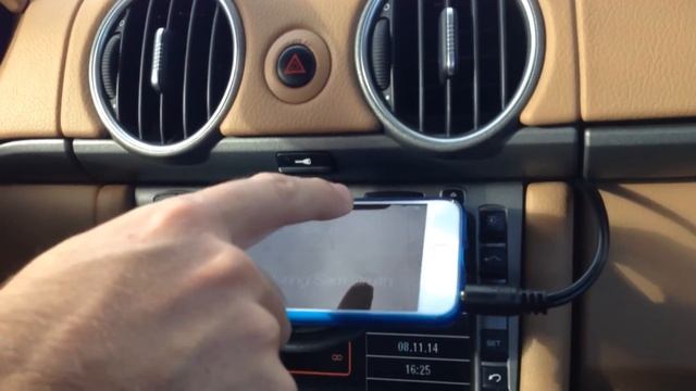 Porsche PCM 2.1 iPhone interface (FM Modulator) on Porsche Cayman смотреть онлайн
