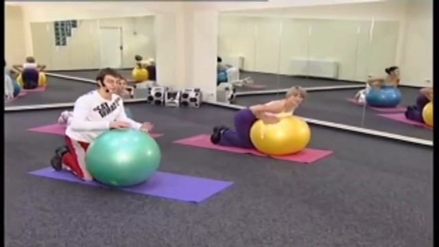 МОЯ ЛЮБИМАЯ ТРЕНИРОВКА С ФИТБОЛОМ ДЛЯ ПОХУДЕНИЯ смотреть онлайн