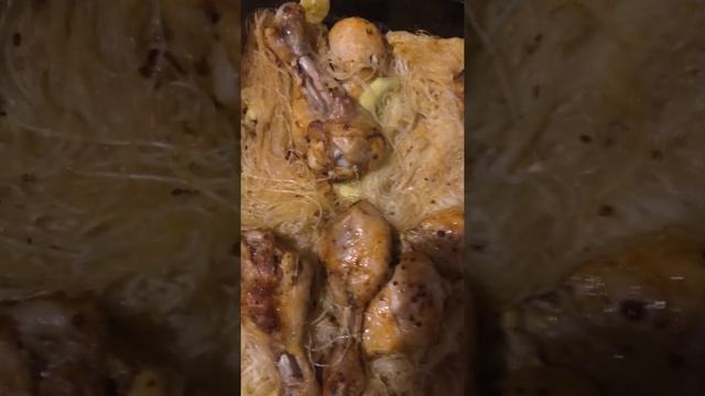 Фунчоза с курицей в духовке. смотреть онлайн