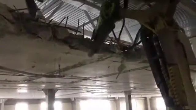 Демонтажные работы с использованием робота #3 смотреть онлайн