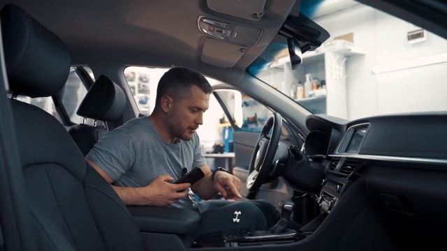 Детейлинг Без Купюр. Оклейка Kia Optima Сатиновой Полиуретановой Пленкой смотреть онлайн