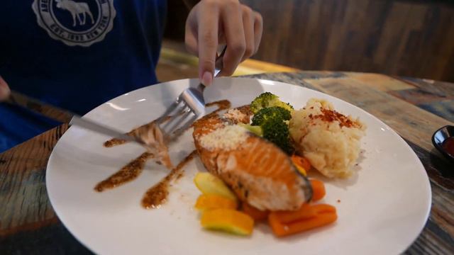 CANGGIH BANGET!!ORDER SEMUA SENDIRI!!(FUSION SPOON at BOTANIC GARDEN) смотреть онлайн
