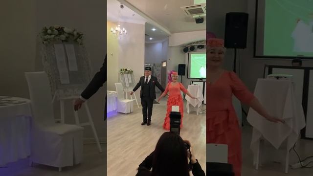 Танец родителей на свадьбе сына смотреть онлайн