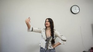 Уроки вокала от Светланы Дериземля. Урок 9: Сценические движения народного вокалиста.