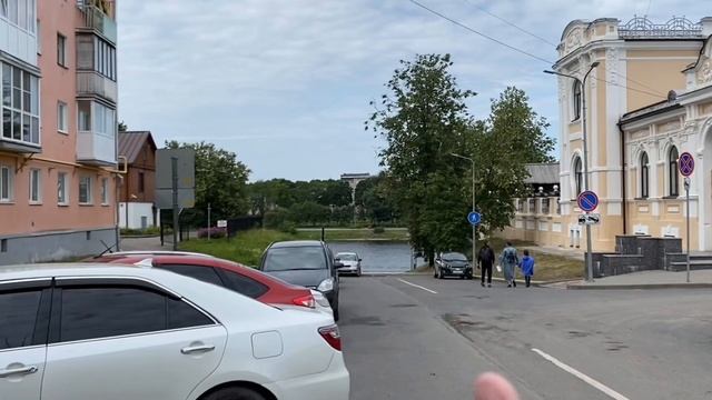 VLOG: ПСКОВ// Псковский Кром, Самый Вкусный в Мире Гуляш, 1000 Оттенков Храмов и Кремлёвских Башен