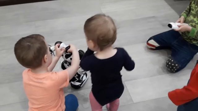 Супер Робот! Робот на пульте управления wowwee robosapien - игрушка для детей смотреть онлайн