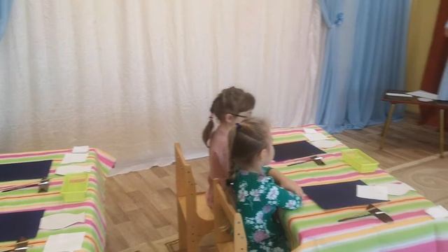Нетрадиционное рисование в технике граттаж Букет для мамы в старшей группе смотреть онлайн