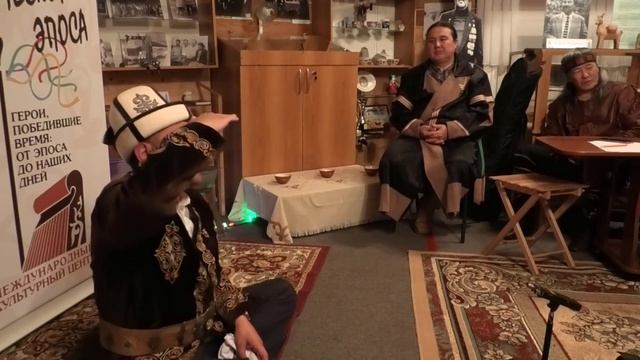 Манасчы Талантаалы Бакчиев сказывает Манас, кыргызский эпос. Хакасия, сказители эпоса, сказаний. смотреть онлайн