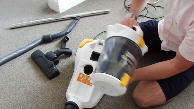 Zanussi Cyclon Clean All Floor ZAN7860UKE Bagless Cylinder Vacuum Cleaner (Video Review) смотреть онлайн