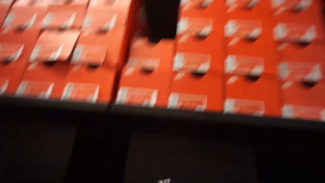 Day in the life of a Sneaker Reseller Vlog | Nike Outlet Finds | Vol 3 смотреть онлайн