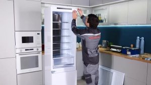 Видеообзор как установить встраиваемый холодильник