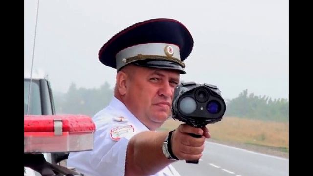 ДИСТАНЦИЮ ДЕРЖАТЬ НЕ УЧИЛИ ВИДНО. смотреть онлайн