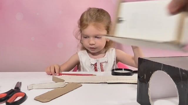 Как сделать проектор из телефона Build A Smartphone Projector With A Shoebox смотреть онлайн