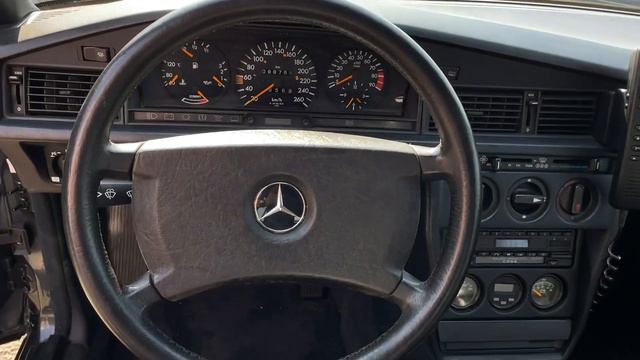 1990 Mercedes-Benz 190 E 2.5-16 Evolution II смотреть онлайн