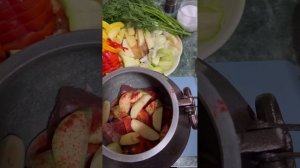 Говядина с овощами в афганском казане