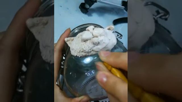 2ой урок часть 2 МК по созданию игрушки в смешанной технике с полимерной глиной. Шерстка и зубки. смотреть онлайн