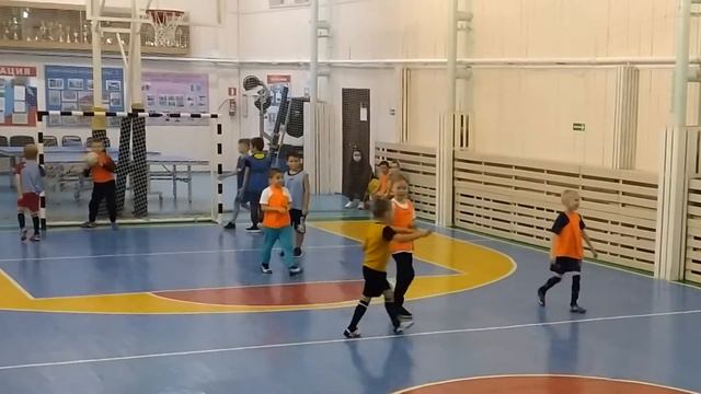 Двадцать пятая игра. 3 гола. Прод. игры - 40 минут. Победа 6:1. смотреть онлайн