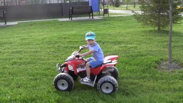 Катаемся на Электромобиле POLARIS 450MXR кушаем в Кампанеле смотреть онлайн