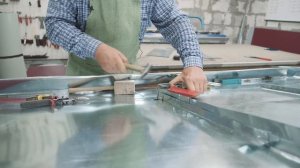 Соединяем желоб.   Как делали фальцевую кровлю в 90е. Урок 16.