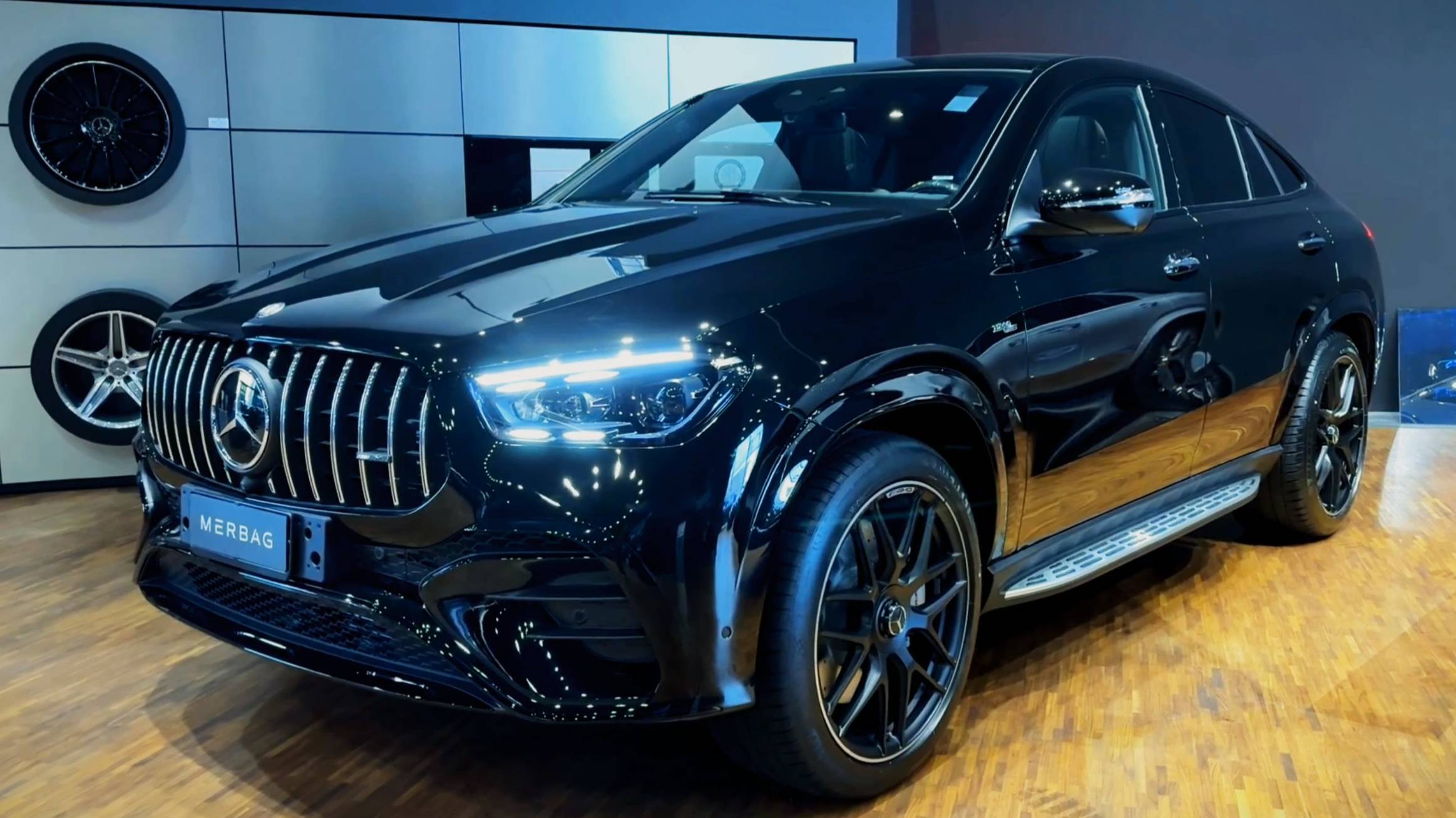 "Mercedes AMG GLE 53 Coupe 2024": Обзор экстерьера и интерьера премиального кроссовера смотреть онлайн