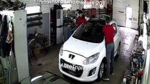 Установка лобового стекла на Peogeot 308