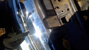 Как открыть капот, если порвался тросик Opel Zafira B