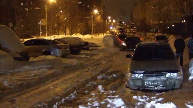 Колея во дворе зимой смотреть онлайн