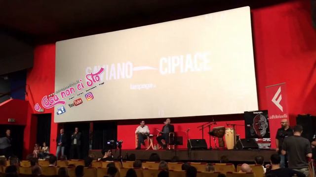 Napoli - Roberto Saviano presenta Il suo nuovo libro "Bacio feroce" смотреть онлайн