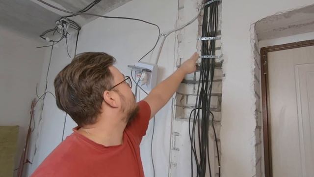 ОДНУШКА | #6 Электропроводка, электромонтаж в квартире [2 ЧАСТЬ] смотреть онлайн