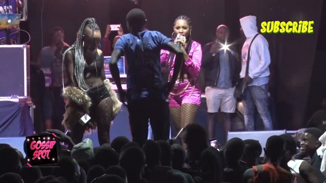 TANZANIAN SINGER ROSA REE LEAVES UGANDAN MEN SALVATING AT PURPLE PARTY смотреть онлайн