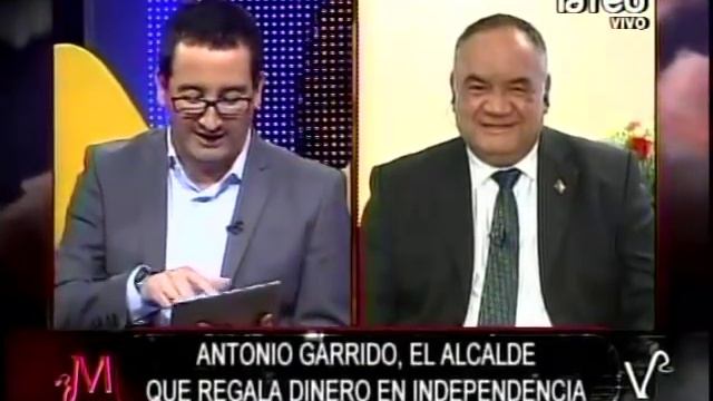 Alcalde Garrido que reparte dinero en Independencia "invita a chupar" a Fuentes смотреть онлайн